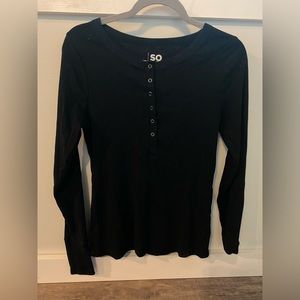 SO juniors long sleeve shirt